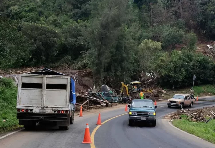 Siguen incomunicadas 191 comunidades de cinco estados afectados por lluvias