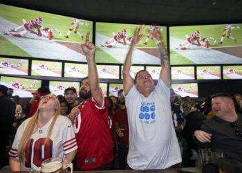 Siguen por TV 100 millones de personas el Súper Tazón