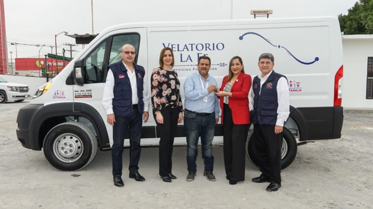 Estrena DIF-Nuevo Laredo vehículo para traslado de cuerpos