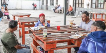 Dignifica el Gobierno Municipal a indigentes neolaredenses