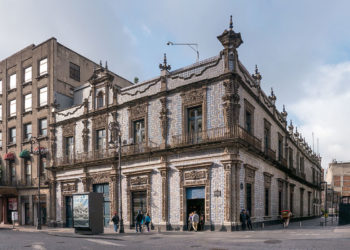 Casa de los Azulejos