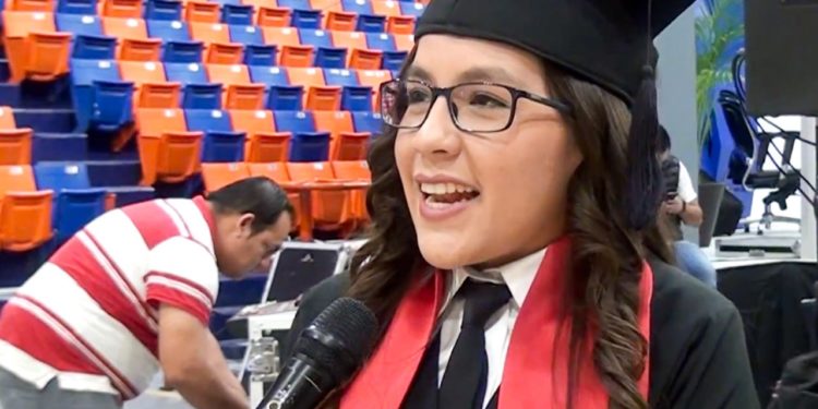 Egresadas de la UAT reafirman su orgullo universitario