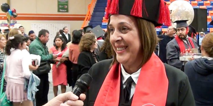 Egresadas de la UAT reafirman su orgullo universitario