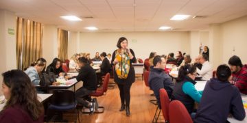 Imparte UAT a estudiantes talleres de creatividad y empleabilidad