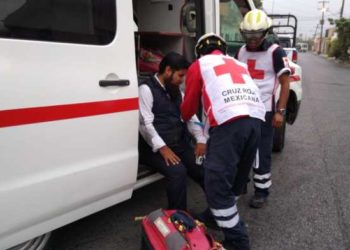 Cobrador se lesiona al caer de motocicleta