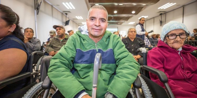 Entregan DIF Tamaulipas y Salud, apoyos funcionales a personas con discapacidad