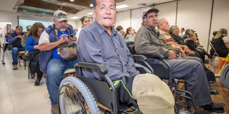 Entregan DIF Tamaulipas y Salud, apoyos funcionales a personas con discapacidad