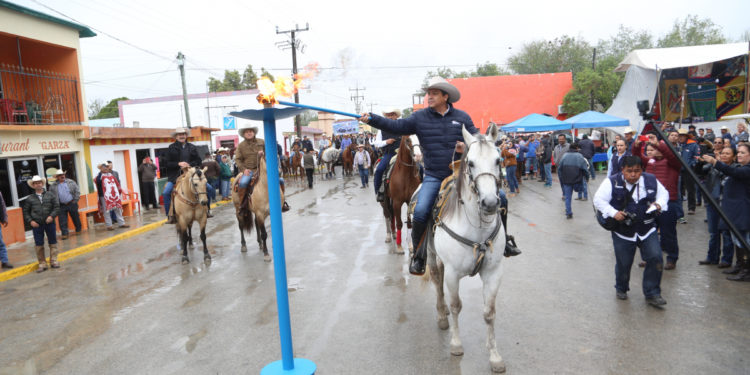 Cabeza de Vaca entrega Parque de Bienestar en Burgos en 271 Aniversario