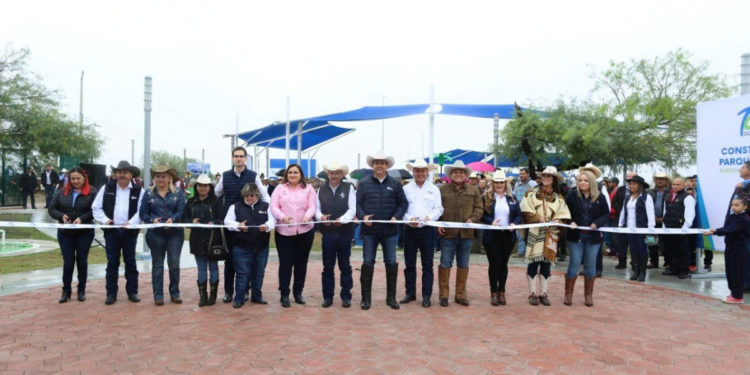 Cabeza de Vaca entrega Parque de Bienestar en Burgos en 271 Aniversario
