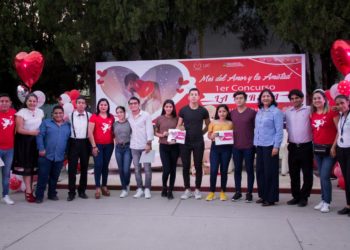 Realizan universitarios concurso y baile en el mes del amor y la amistad