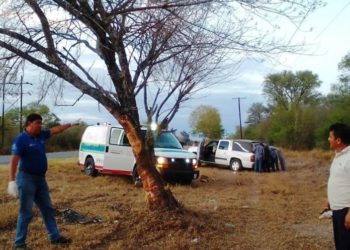 Se accidenta carroza, iba por muerto a Santa Engracia