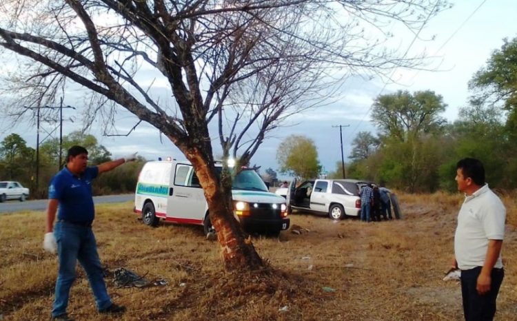 Se accidenta carroza, iba por muerto a Santa Engracia