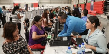 Dan prórroga para recoger  tarjeta beca de nivel básico en N. Laredo