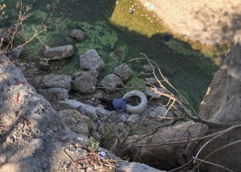 Muere anciano al caer a barranco