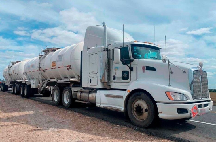 Asegura Guardia Nacional trailer con 60 mil litros de huachicol