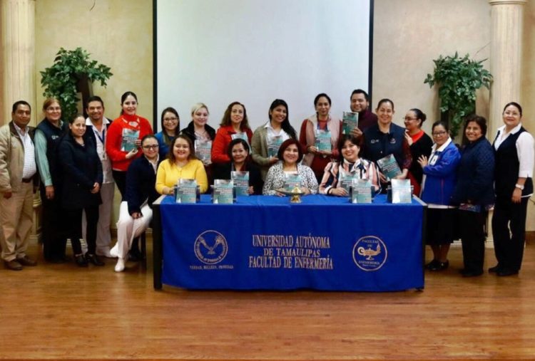 Presenta UAT libro de docentes de Enfermería-Nuevo Laredo