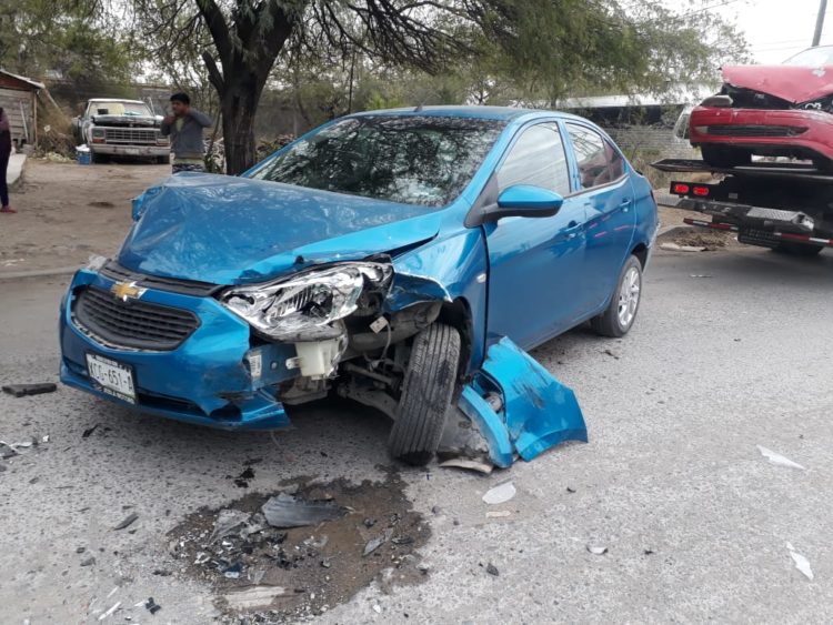 Carambola vehicular en la Col. Mariano Matamoros