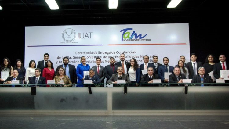 Entregan UAT y Secretaría de Salud a egresados de Especialidades Médicas