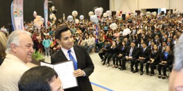 Apadrina Héctor Garza generación 82 del Tec-Victoria