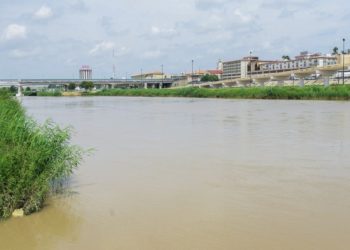 Alertan por crecida del río Bravo en Nuevo Laredo