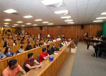 Realiza UAT debate universitario interfacultades