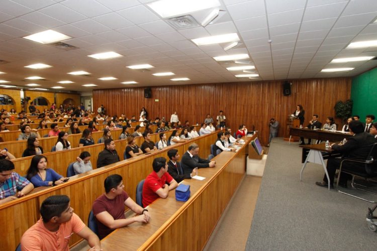 Realiza UAT debate universitario interfacultades