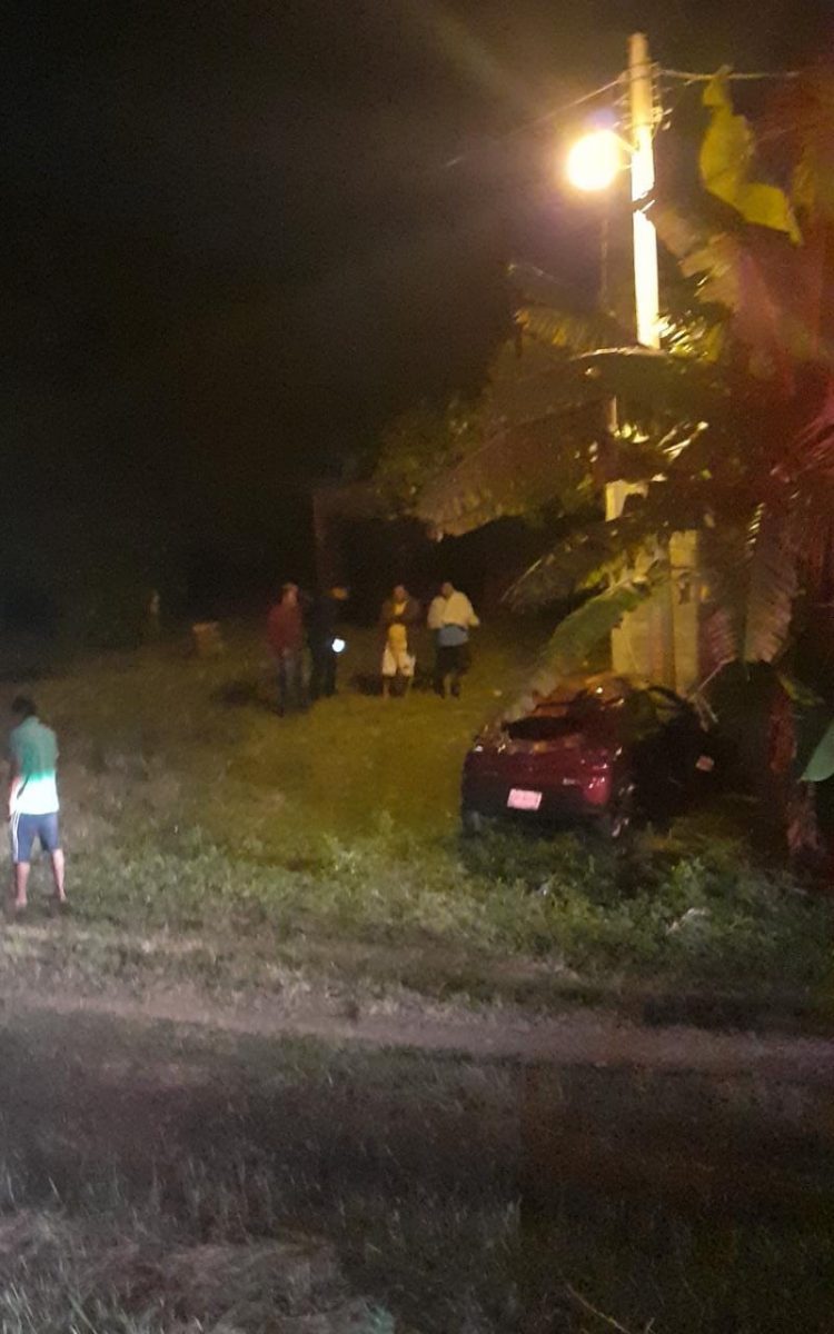 Vuelcan matrimonio victorense  en el Mante