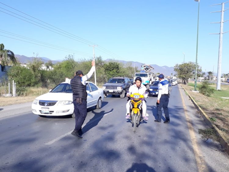 Se lesiona mujer en aparatosa carambola