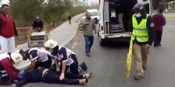 Mujer herida en accidente de motocicleta en la Unidad Modelo