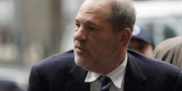 Piden imparcialidad para Weinstein