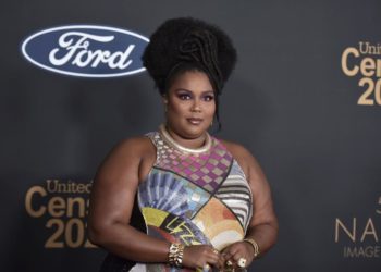 Lanzan a Lizzo contrademanda por tema