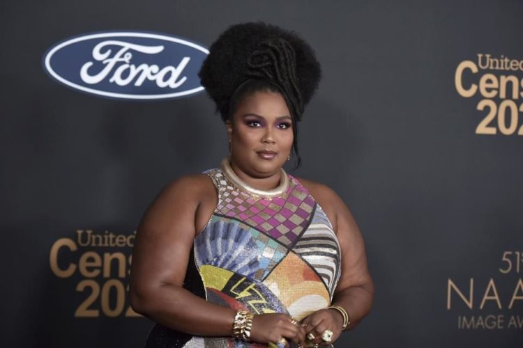 Lanzan a Lizzo contrademanda por tema