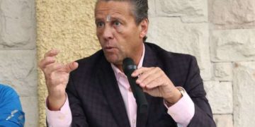 Alfredo Adame se suma a movimiento feminista del 9 de marzo