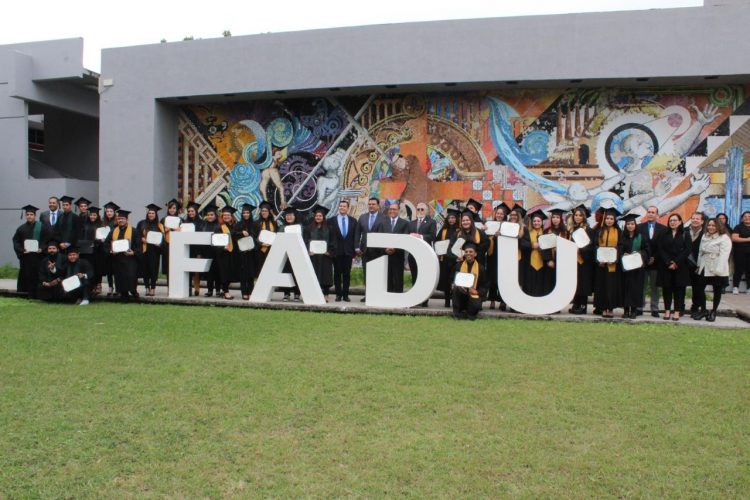 Entrega UAT generación 2019-3 de la Facultad de Arquitectura en Tampico