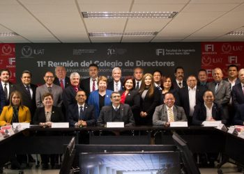 Preside Rector reunión con directores y entrega de acreditaciones a la UAT