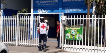 Estudiante se hiera al caerle escalera en la cabeza