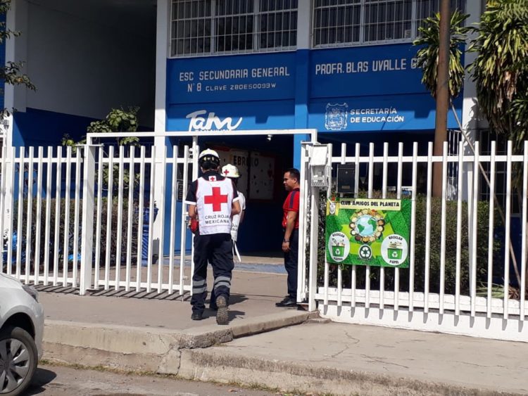 Estudiante se hiera al caerle escalera en la cabeza