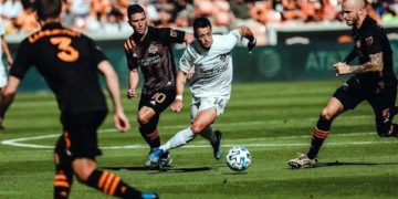 Debuta “Chicharito” con empate en la MLS