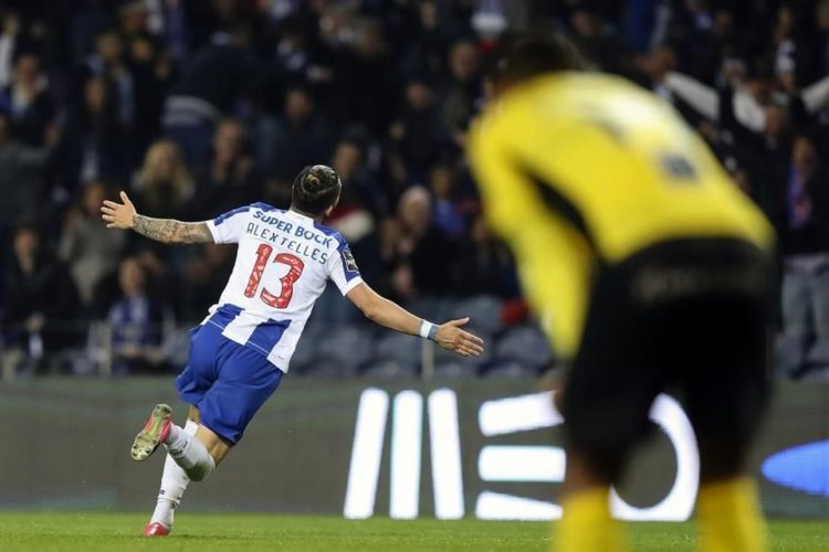 Sufrida victoria del Porto