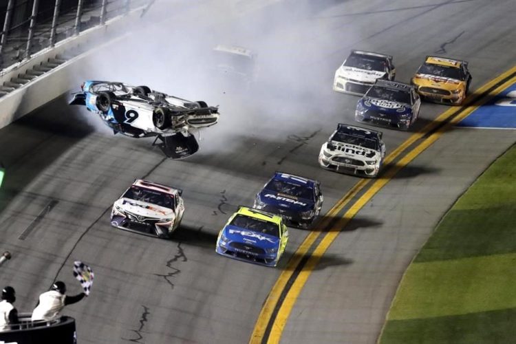 Triunfa Hamlin con 500 Millas de Daytona