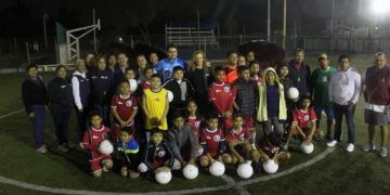 Entrega INDE material deportivo en Madero