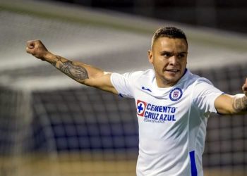 Se da triunfo del Cruz Azul en tiempo de compensación