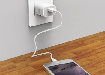IPhone y Android podrían usar un mismo cargador universal. La idea es reducir la basura electrónica