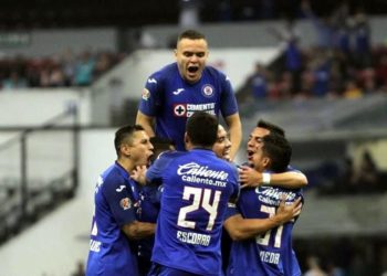 Arropa patrocinador al Cruz Azul