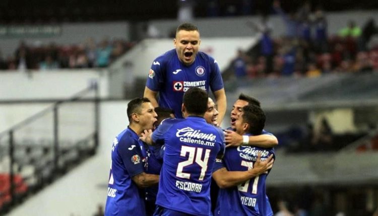 Arropa patrocinador al Cruz Azul