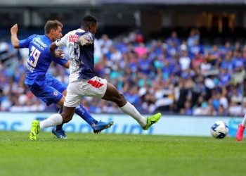 Cruz Azul con paso ascendente