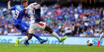 Cruz Azul con paso ascendente