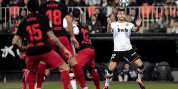 Sellan Valencia y Atlético empate de poder a poder