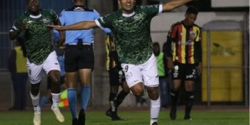 Golea Correcaminos a Leones Negros: 6-2