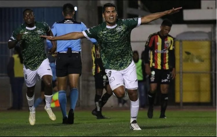 Golea Correcaminos a Leones Negros: 6-2